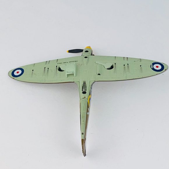 Matchbox Camo MKLA Spitfire British Fighter Plane - Picture 6 of 8